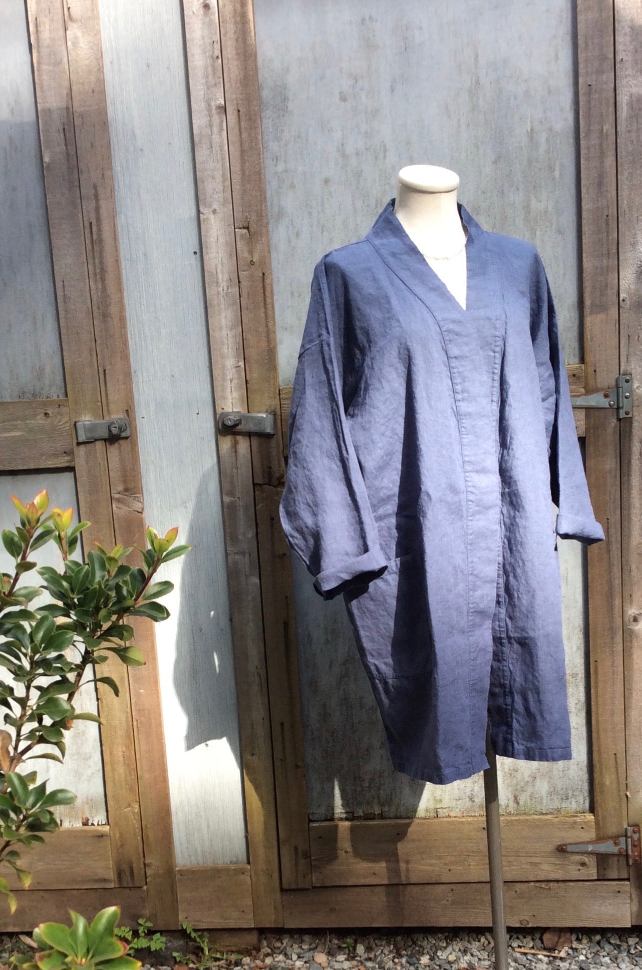UNA Linen Kimono - indigo blue 100% linen